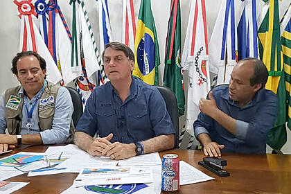 Mais de 12 vídeos de Jair Bolsonaro são removidos do YouTube