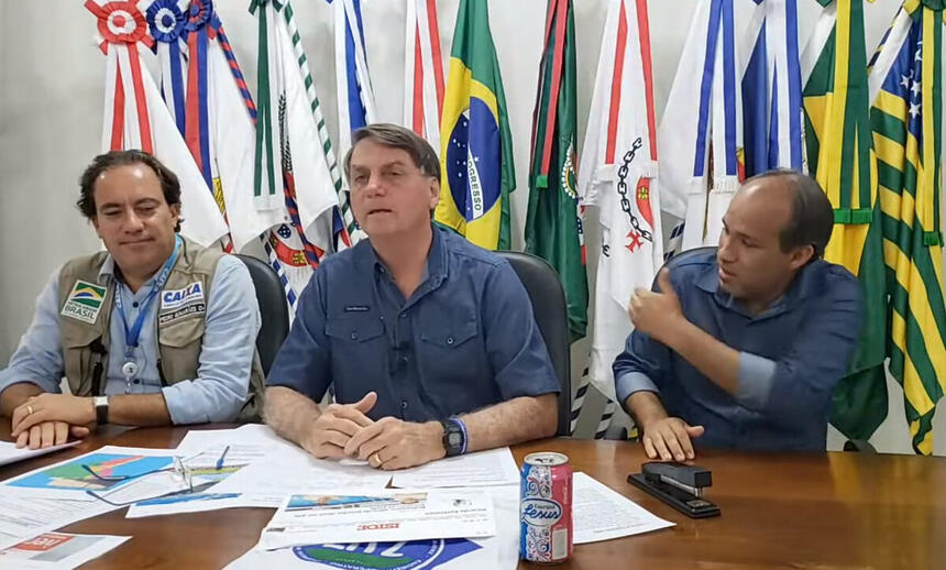 Mais de 12 vídeos de Jair Bolsonaro são removidos do YouTube