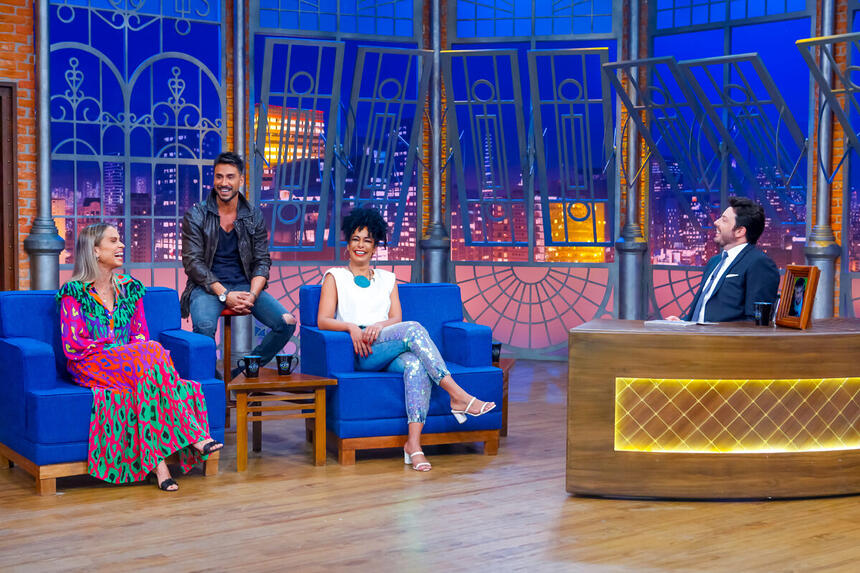 The Noite recebe novos apresentadores do TV Fama