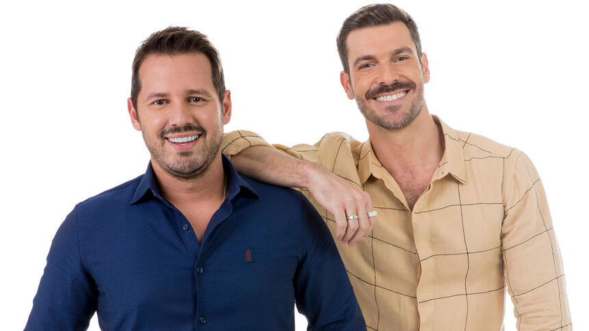 Dony de Nuccio ao lado do arquiteto responsável pelo reality Te Devo Essa Brasil