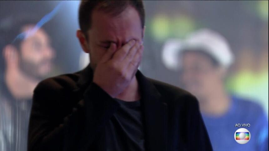 Tiago Leifert chora na final do BBB 21