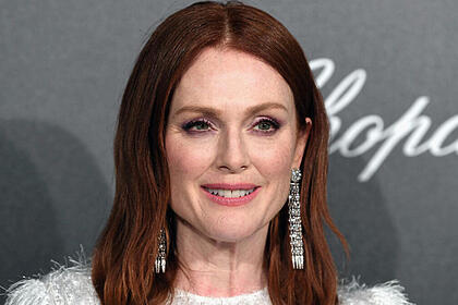 Julianne Moore, protagonista de Lisey’s Story da Apple TV+ , posa para foto | Imagem: Reprodução