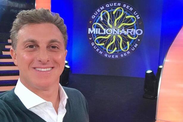 Luciano Huck nos estúdios do game Quem quer ser um Milionário?, quadro do Caldeirão do Huck na TV Globo