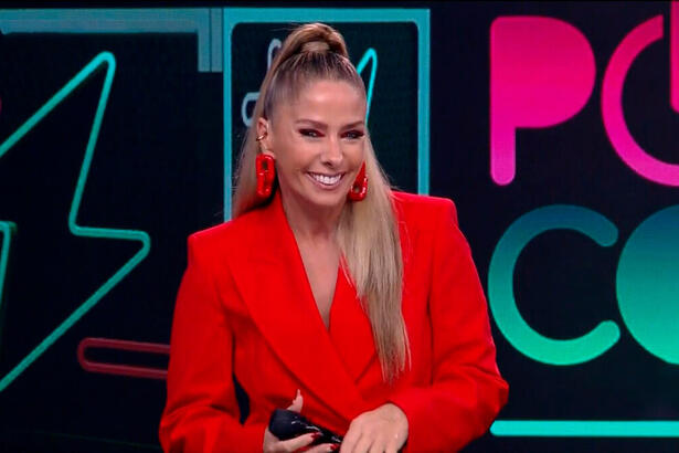 Adriane Galisteu no comando do Power Couple