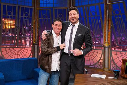 André Lucas, filho de Chico Anysio é o convidado do The Noite desta quinta