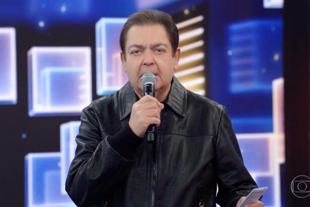 Faustão apresentando o Domingão do dia 06/06