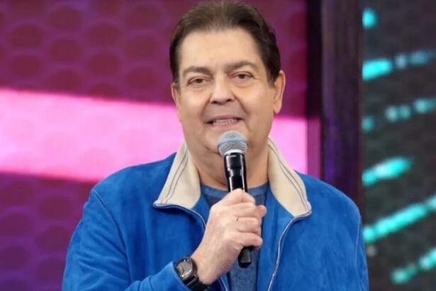 Faustão apresentando uma edição do Domingão