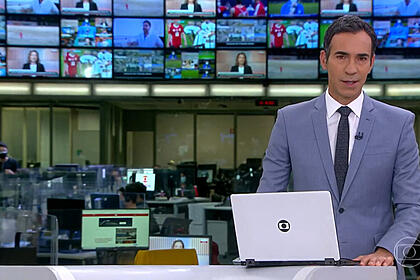 Cesar Tralli durante a edição de 15 de junho do Jornal Hoje