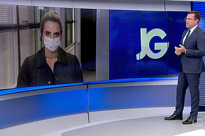 Flávia Jannuzzi durante entrada ao vivo no Jornal da Globo apresentado por Rodrigo Bocardi