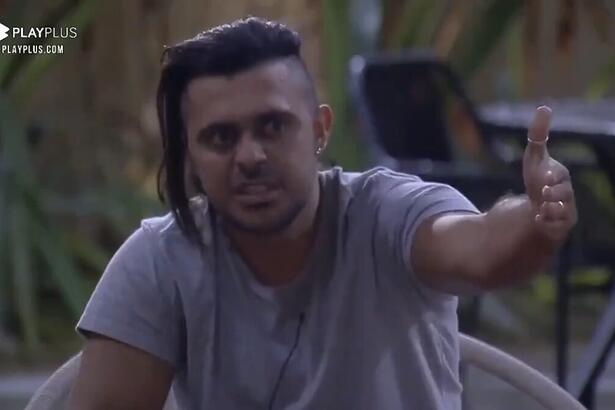 Rod Bala em conversa com Jonathan, Carolina e Yugnir, relembrou o 'gemidão' de JP e Li Martins no Power Couple Brasil 5. "Era uma zoada".