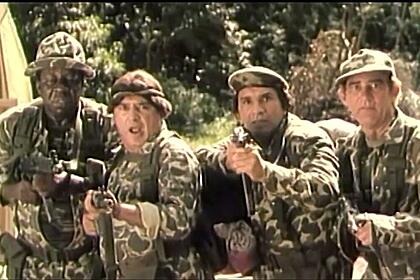 Trecho do filme Os Heróis Trapalhões, exibido pelo SBT na Tela de Sucessos