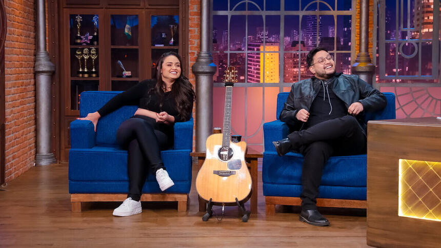 Luiza e Maurílio nos estúdios do The Noite