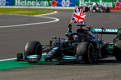 Lewis hamilton após vitória no gp da inglaterra de fórmula 1