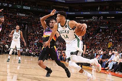 Phoenix suns e milwaukee bucks em um dos jogos da nba