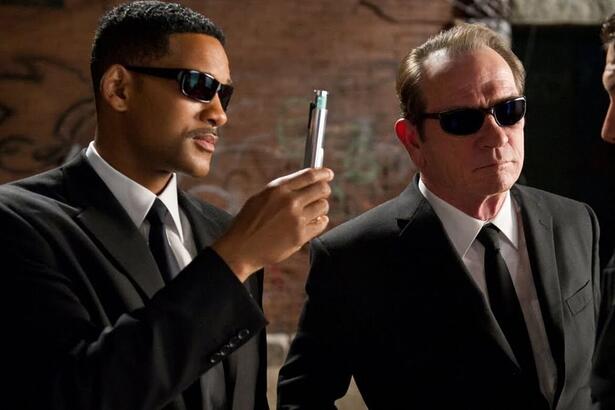 Trecho do filme MIB - Homens De Preto 3, exibido pela TV Globo na Sessão da Tarde