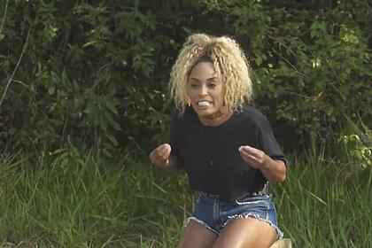 Nanah a exilada da semana junto com Thomaz no Ilha Record. Revelou para o Abacaxi Hudson que Antonela tinha o jogo mais sujo da vila. "Falsa"
