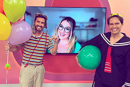 Bosco Barroso vestido de chaves, Alisson Braga de Kiko e Lorrane Cabral de Chiquinha