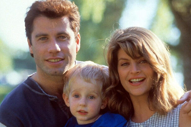 John Travolta em cena do filme Olha quem está Falando, exibido pela Record TV no Cine Aventura