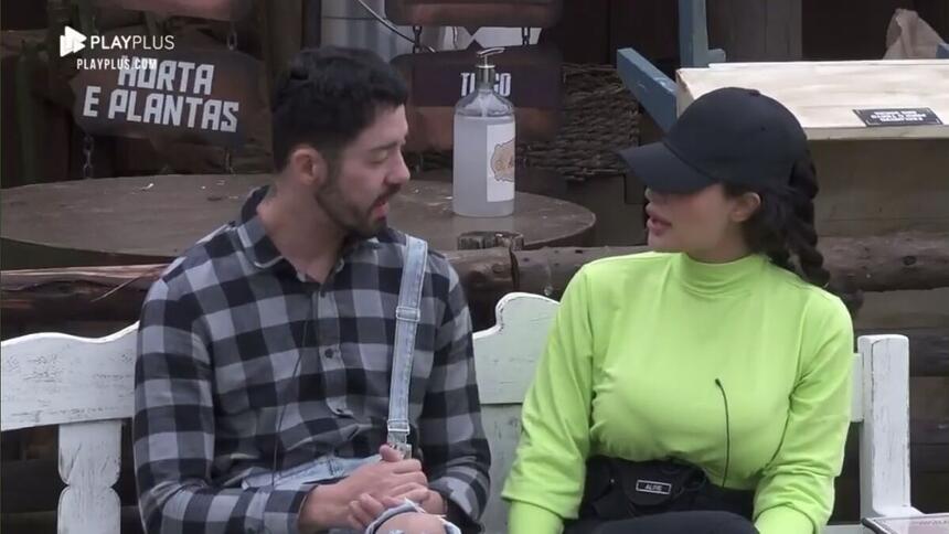 Em conversa com Aline Mineiro, Rico detonou Nego na aréa externa de A Fazenda 13. "Quer limpar a imagem".