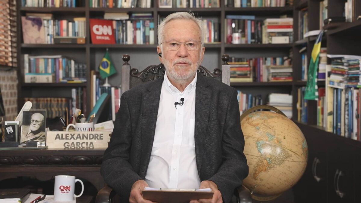 Alexandre Garcia participando do quadro Liberdade de Opinião, na CNN Brasil, direto de sua casa