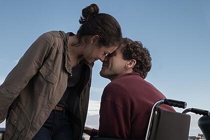 Trecho do filme O Que Te Faz Mais Forte, exibido pela TV Globo na Sessão da Tarde