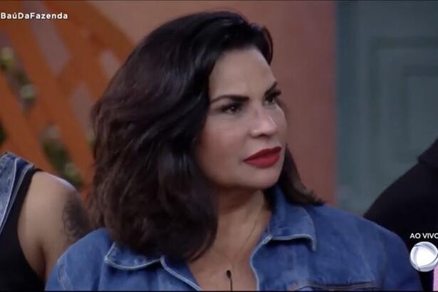 Logo após protagonizar o primeiro barraco com Rico Melquiades em A Fazenda 13, Solange foi bastante criticada nas redes sociais por ter chamado o humorista de viado. Sua equipe, através do seu Instagram se posicionou: "Fala infeliz".