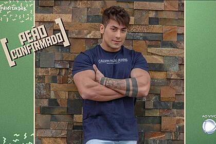 Tiago Piquilo aparece no telão do Paiol TikTok, programa especial de A Fazenda