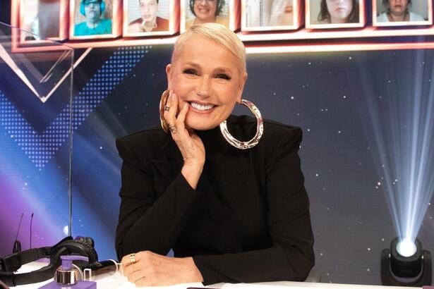 Xuxa nos bastidores da gravação do quadro Dança dos Famosos