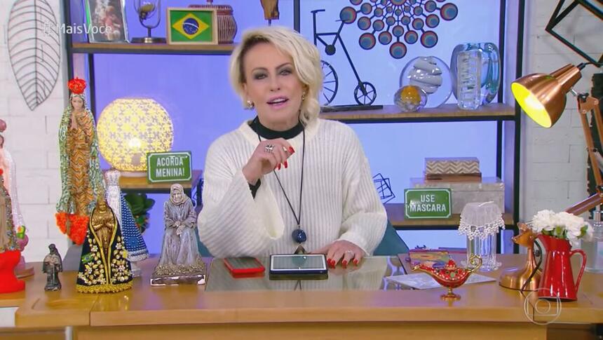 Ana Maria Braga apresentando o início do Mais Você na última quinta-feira, 20/10/2021