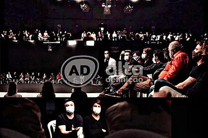 elenco de atores nos estudios em reunião