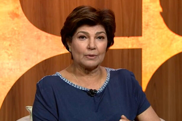 Cristiana Lôbo participando direto dos estúdios de Brasília, na GloboNews