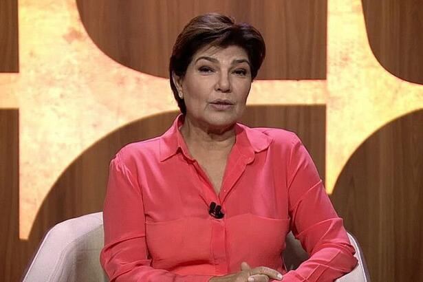 Cristiana Lôbo participando da GloboNews, direito dos estúdios de Brasília