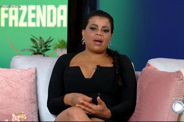 Durante sua participação no Hoje em Dia, Tati Quebra Barraco criticou Sthe Matos por estar se fazendo de vítima: "Desentendida".