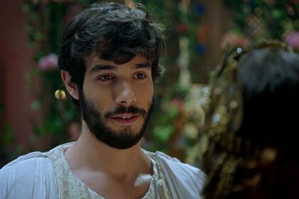 Abrão (Vitor Novello) se casando com Sarai (Laryssa Ayres) em cena da novela A Bíblia