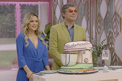 Jurados do Bake Off, Beka Milano e Olivier Anquier, na final do reality
