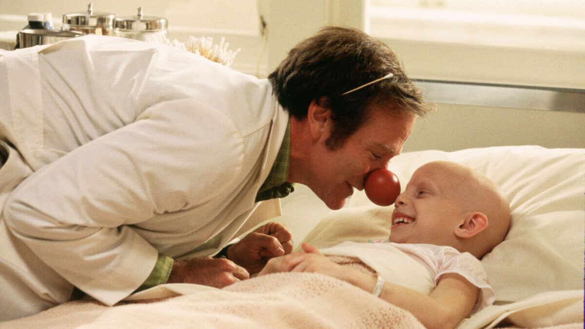 Trecho do filme Patch Adams - O Amor É Contagioso, exibido pela TV Globo na Sessão de Sábado