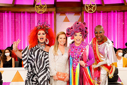 Dimmy Kieer, Christina Rocha, Tchaka e Vera Bafon no palco do Casos de Família