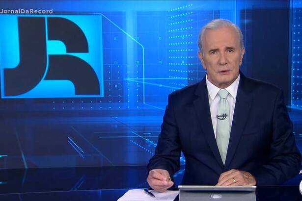 Celso Freitas na bancada do Jornal da Record