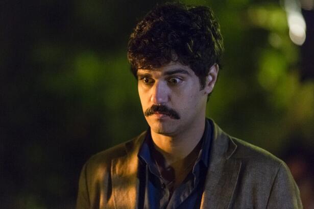 Ator Bruno Cabrerizo, como Laurentino, em cena da novela Ouro Verde