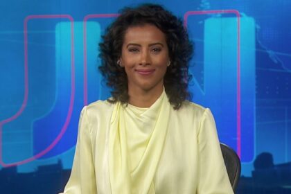 Aline Midlej na bancada do Jornal Nacional