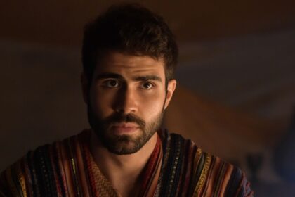 Juliana Laham como José em cena da novela Gênesis