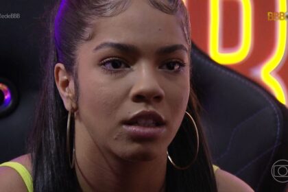 Maria no confessionário do bbb 22, recebendo a notícia de sua expulsão do reality