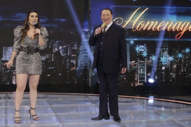Naiara Azevedo ao lado de Raul Gil, nos estúdios do Programa Raul Gil