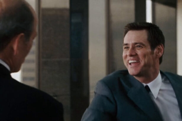 Jim Carrey em trecho do filme As Loucuras De Dick E Jane, exibido pela TV Globo na Sessão da Tarde