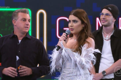 Luciano huck, jade picon e leo picon, no estúdio do domingão - edição de 13 de março de 2022
