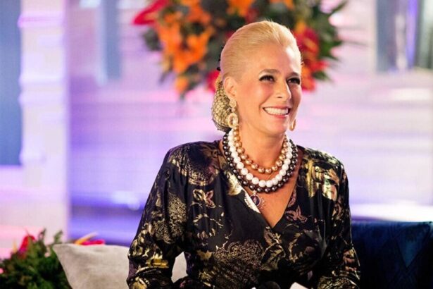 Andréa Beltrão em trecho do filme Hebe A Estrela Do Brasil, exibido pela TV Globo no Supercine