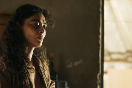 Juliana paes (maria marruá) em trecho da estreia de pantanal, na tv globo