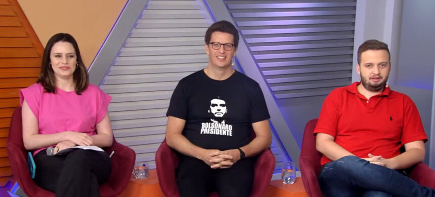 Zoe Martinez, Ricardo Salles (com a camisa Bolsonaro `Presidente) e Vinícius Moura nos estúdios do Morning Show