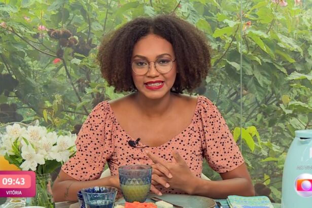 Jessilane com semblante feliz numa mesa de café da manhã no Mais Você