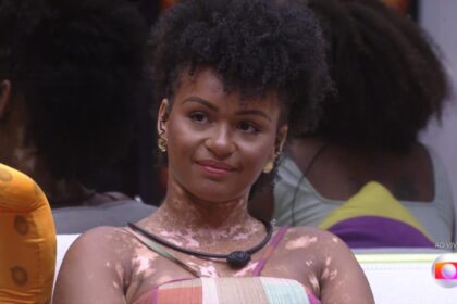 Natália sorrindo antes de ser eliminada do BBB 22